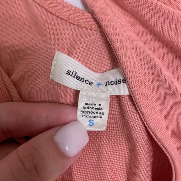 Pink flowy tank top! - Picture 5 of 5